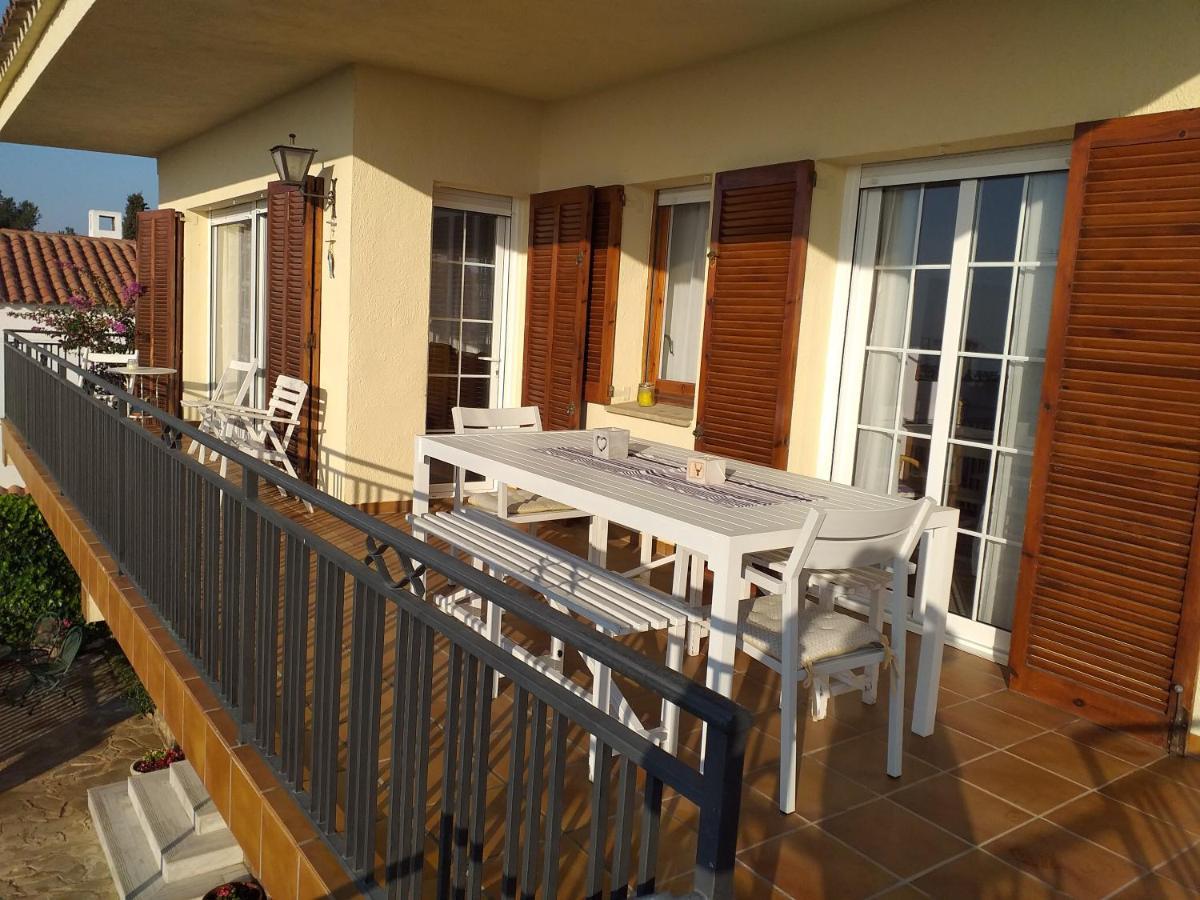 Sunny Holiday Home Creixell Exterior foto